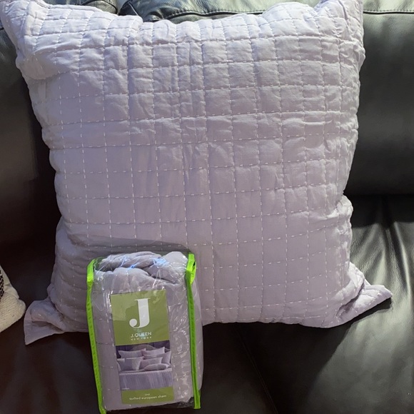 J.QUEEN
NEW YORK CASPIAN QUILTED EURO SHAM, 26” x 26”, LAVENDER - Picture 3 of 11